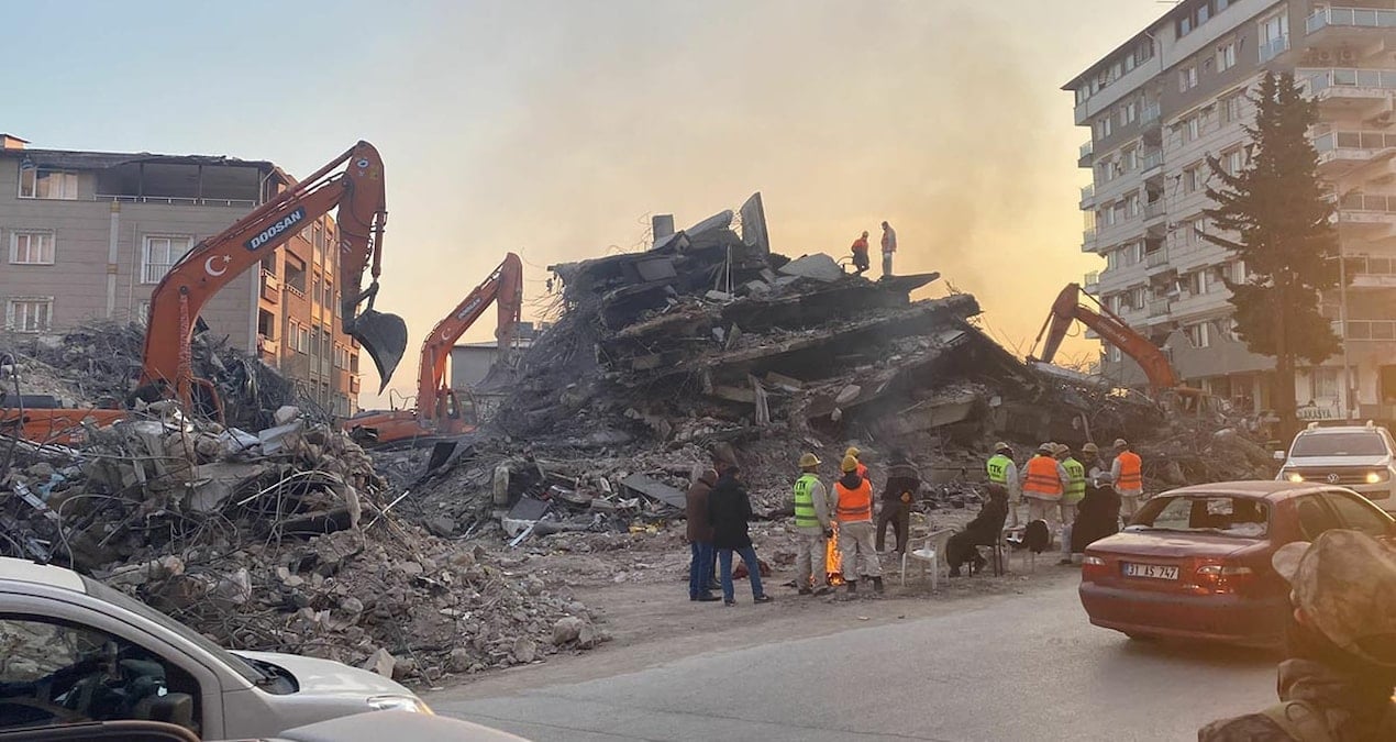 51 kisinin can verdigi cemil capar apartmani davasinda akpli muteahhitten skandal savunma depremi allah yapti 14AaZKwU