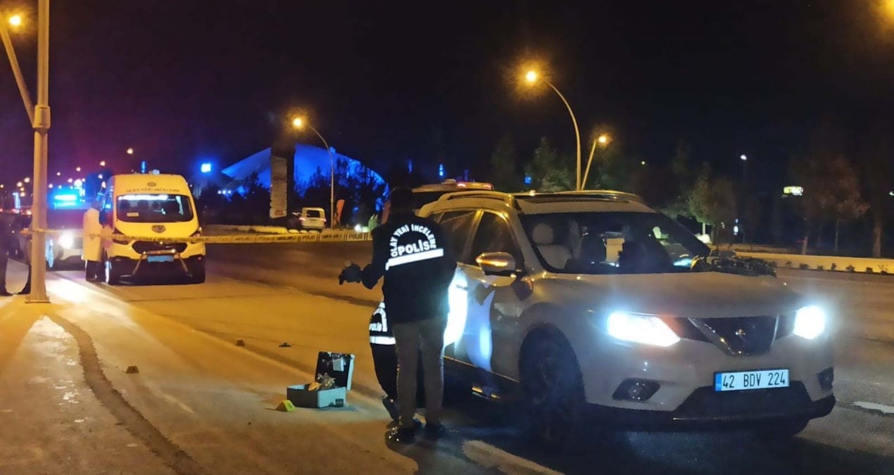 havalimanina giderken otomobille onu kesilip tabancayla vuruldu gQHltVzu