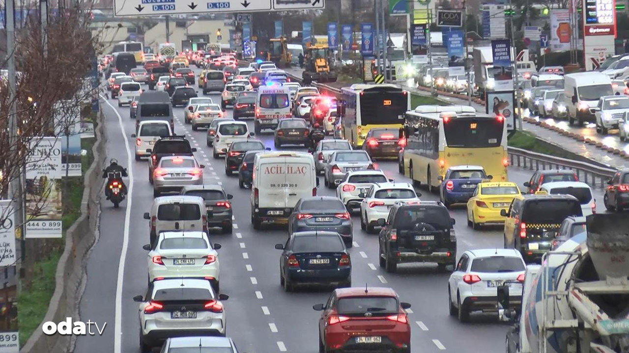 istanbulda trafik kilit 8UgxaPxE