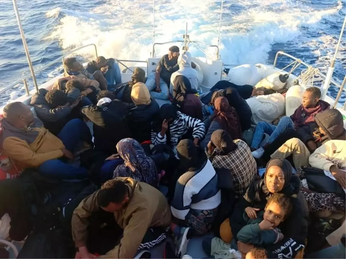 seferihisarda 41 duzensiz gocmen kurtarildi 1SNWGn3r