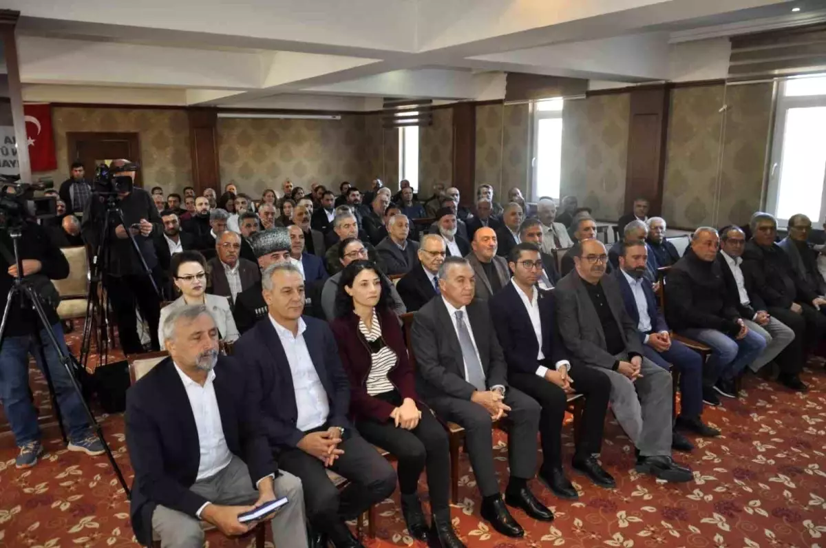 dem parti genel baskani bakirhan pkk kendini feshetti silahlar devreden cikti T166Xt74.jpg