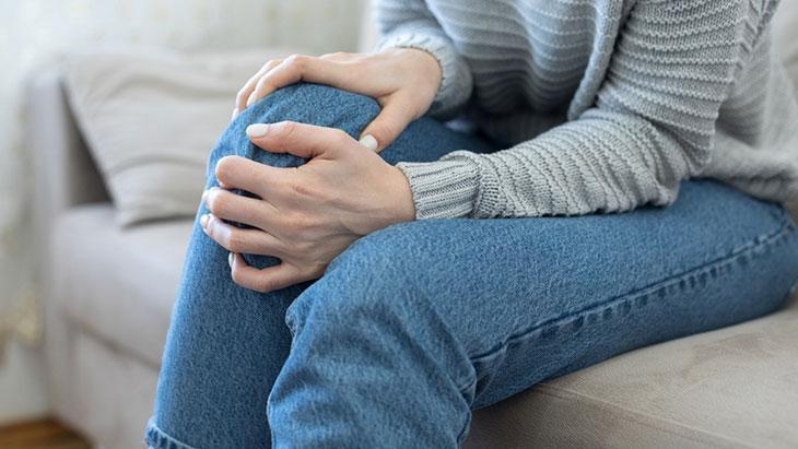 dizinizdeki agrilar adim atmayi bile onluyorsa dikkat sebebi ekleminizdeki kireclenme olabilir BX2iRHYc