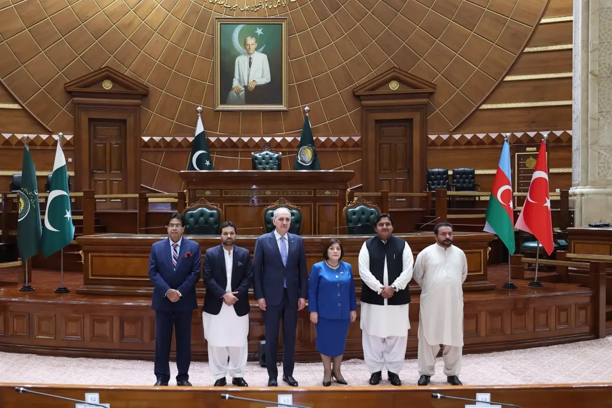 tbmm baskani numan kurtulmus pakistanda pencap eyalet meclisini ziyaret etti Ot7xm81f.jpg