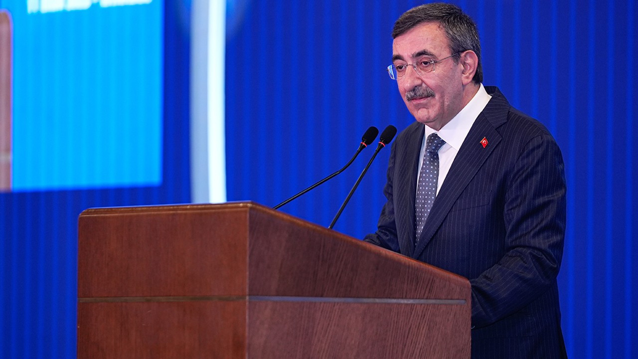 cumhurbaskani yardimcisi yilmaz yilliklandirilmis ihracat 270 milyar dolari asarak rekor kirdi Sp8EpmE6.jpg