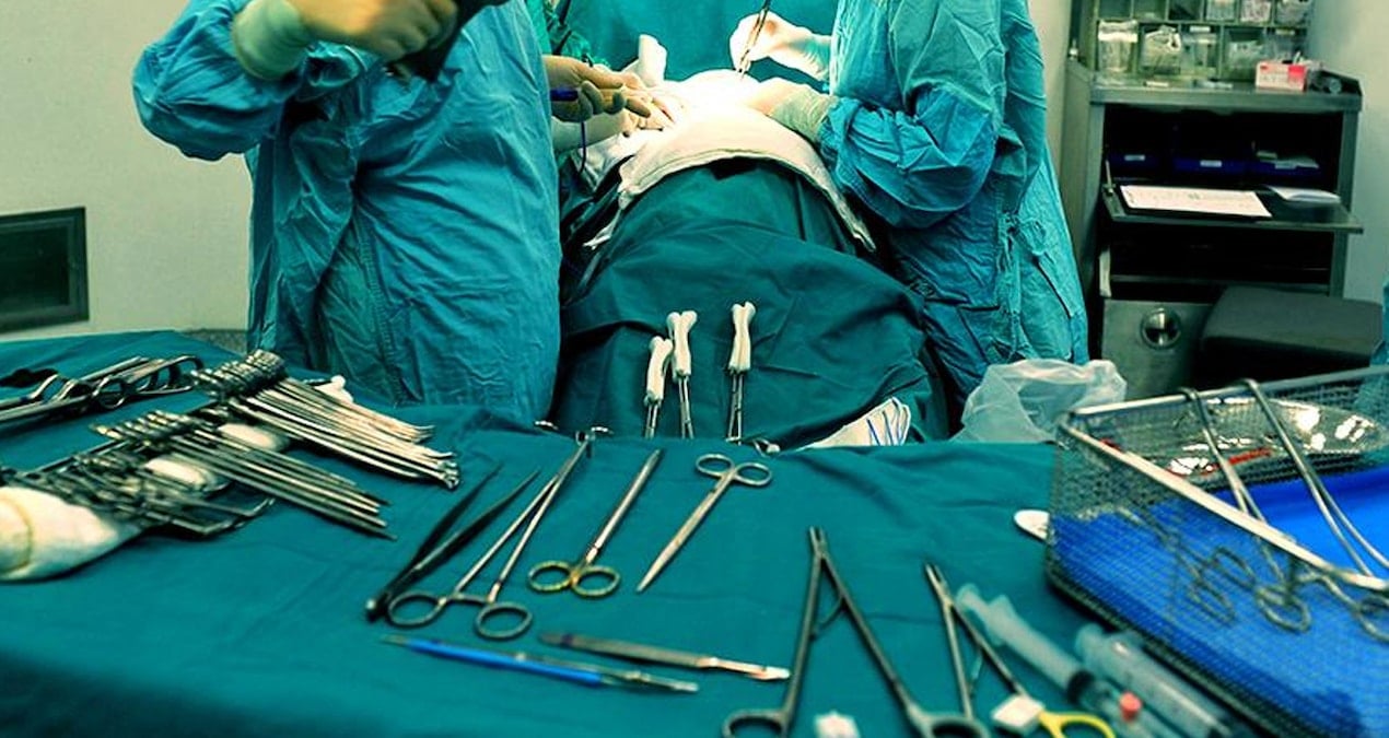 izmirdeki hastanede turuncu alarm ameliyatlar iptal etti TiuCNCvA.jpg