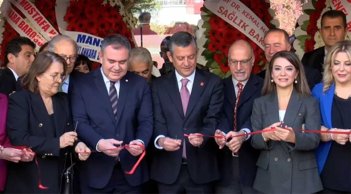 ozgur ozel eczacilik muzesinin acilisini yapti 9uc3gffA.jpg