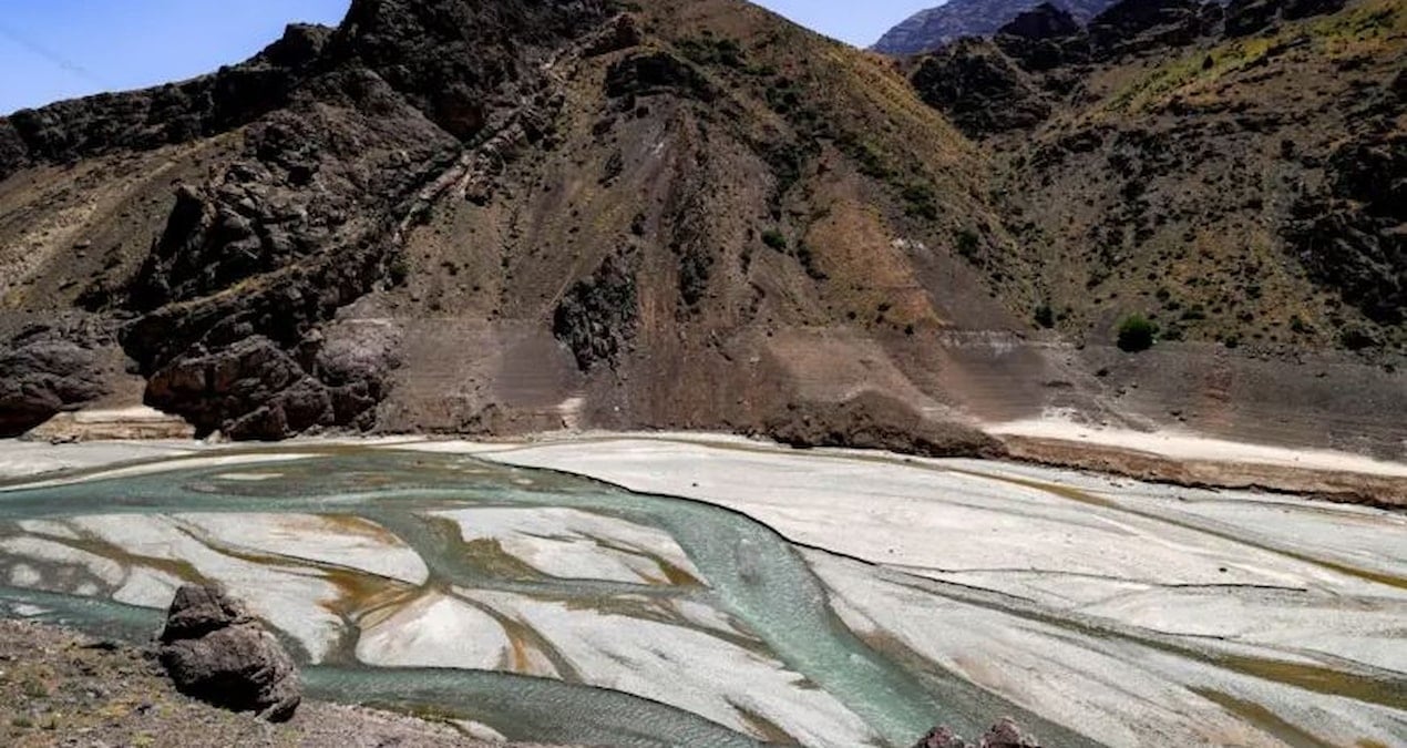 sadece iki haftalik sulari kaldi komsuda halk panik icinde BnAiulTv.jpg