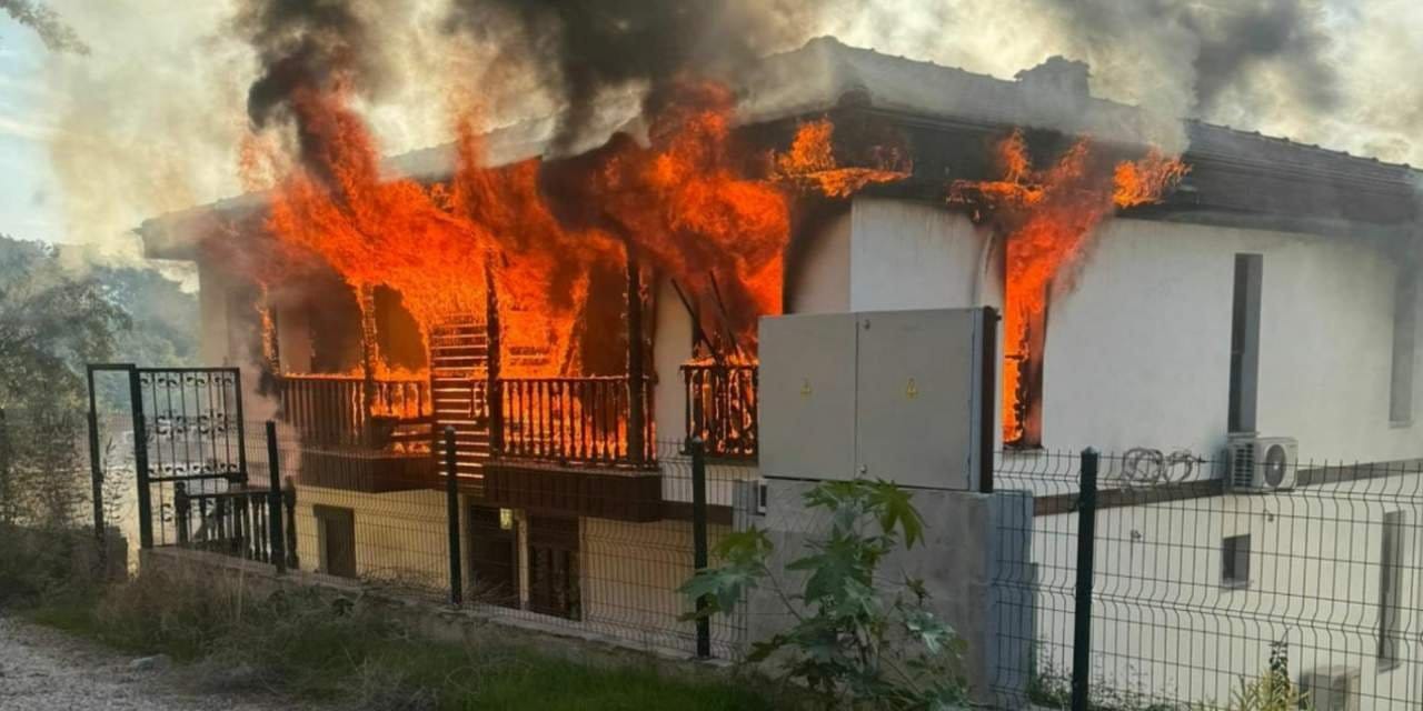 uyusturucu bagimlisi arkadasinin evini kundakladi iki jandarmayi yaralayan saldirgan etkisiz hale getirildi RwNXNgV8.jpg