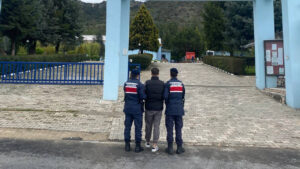 bilecikte-hirsizlik-sucundan-aranan-sahis-jandarmadan-kacamadi-hdtXbS8d