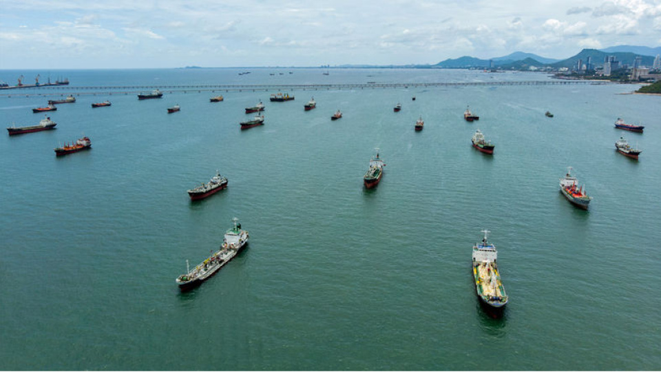 hurmuzun-kapali-kalmasi-resesyonu-tetikleyebilir-uyarisi-acRQIulz