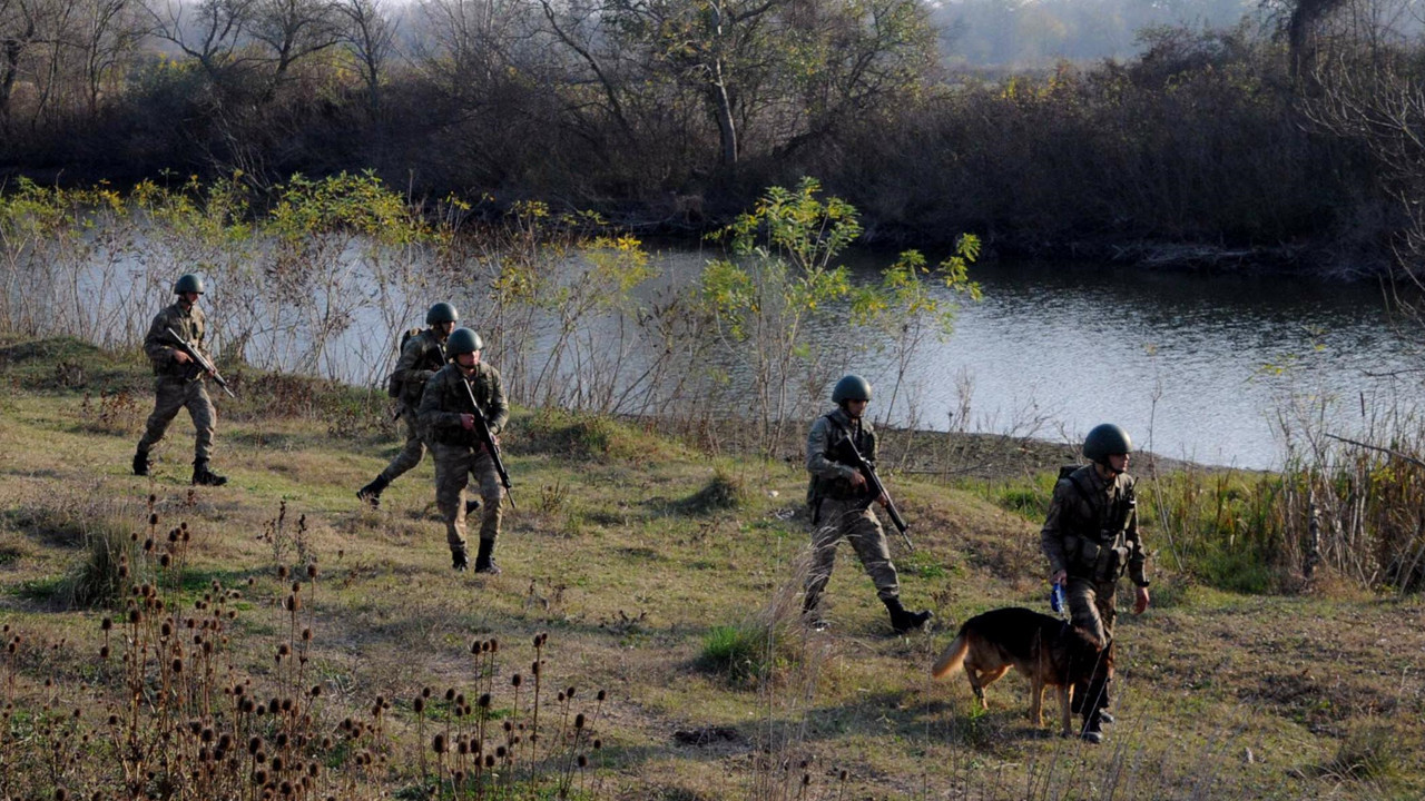 Sınırda Jandarma Operasyonu: Üç Kaçak Yakalandı