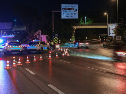 15 temmuz sehitler koprusu trafige kapatildi 5YpAUsXL