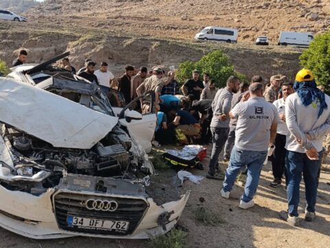 Sirnakta feci kaza otomobil sarampole devrildi oluler ve yaralilar var zOGNSj4D