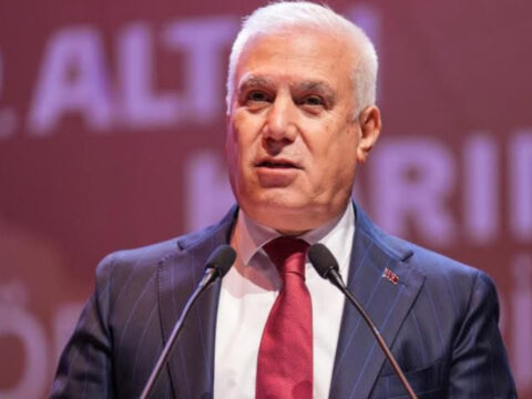 Son dakika mustafa bozbey davasinda arbede cikti polis chpli vekilin gecisine izin vermedi UGgwNY89